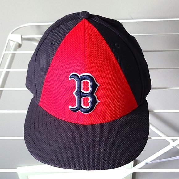 Boston Red Socks MLB official hat size 7 1/4 - Picture 1 of 3
